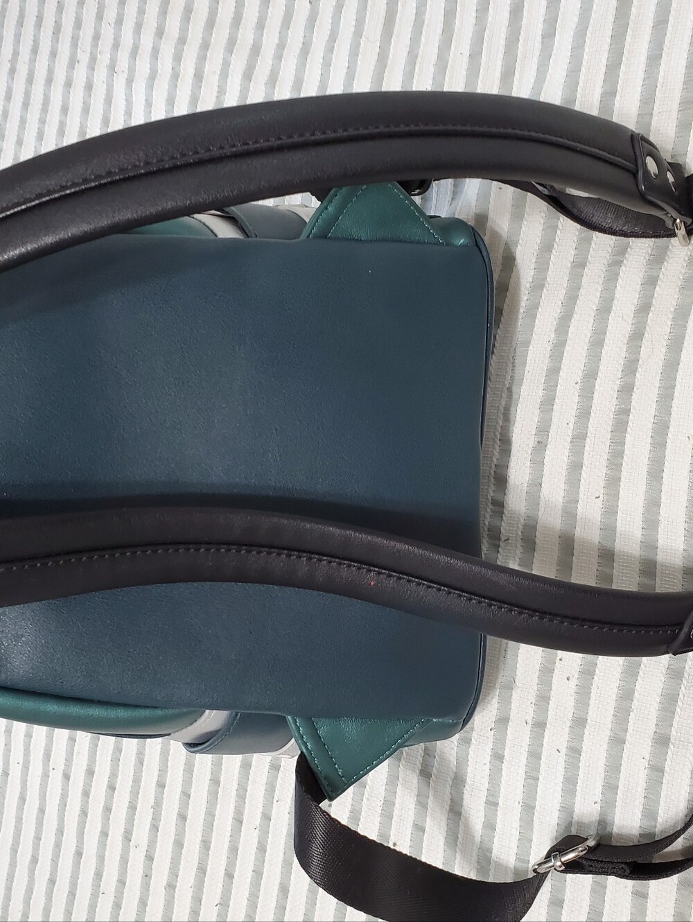 Captain Marvel Backpack - Picture 6 of 11